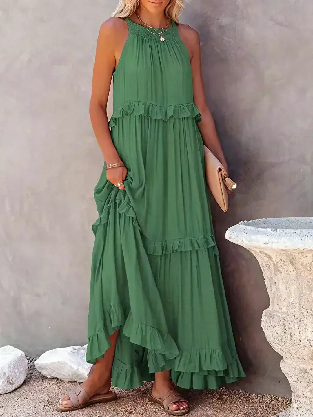 Emilia | Abito Maxi Elegante con Collo All’Americana e Dettagli a Rouches