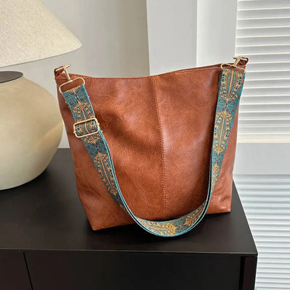 Borsa a tracolla in pelle con fascino vintage di Chelsey