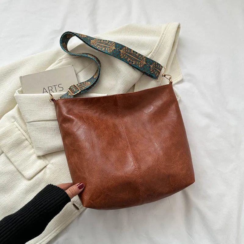 Borsa a tracolla in pelle con fascino vintage di Chelsey