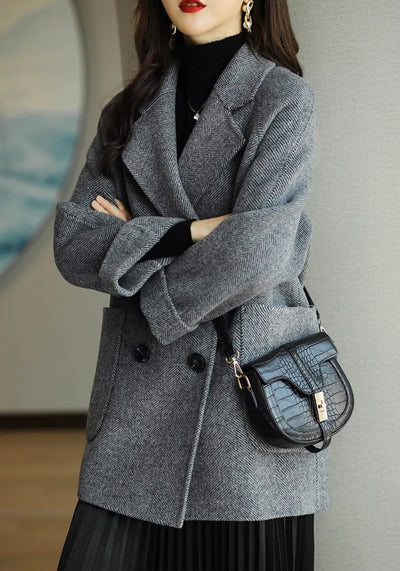 Elena | Cappotto Doppiopetto Autunnale con Colletto a Rever e Tasche Oversize